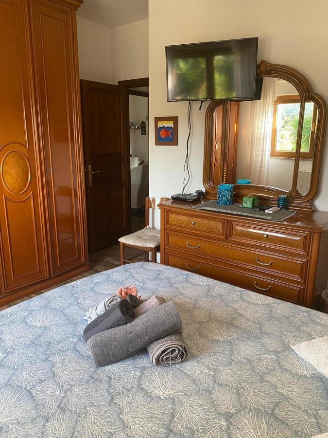 Casa Vittoria Apartment Палау Екстериор снимка