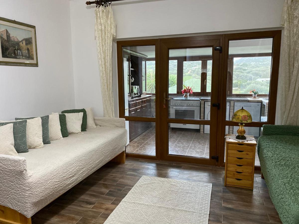 Casa Vittoria Apartment Палау Екстериор снимка